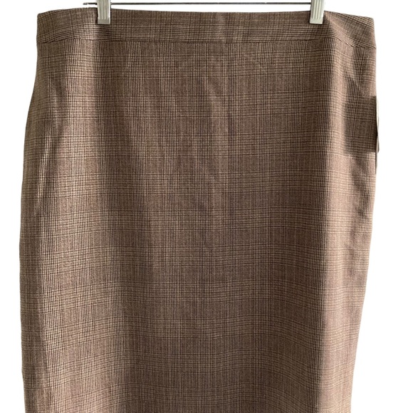 Counterparts | Plaid Lined Skirt - Picture 2 of 12